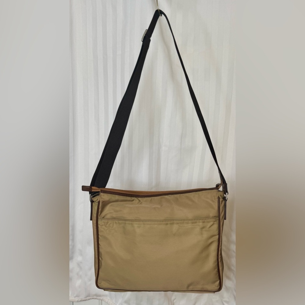Authentic Salvatore Ferragamo messenger bag - Picture 2 of 14